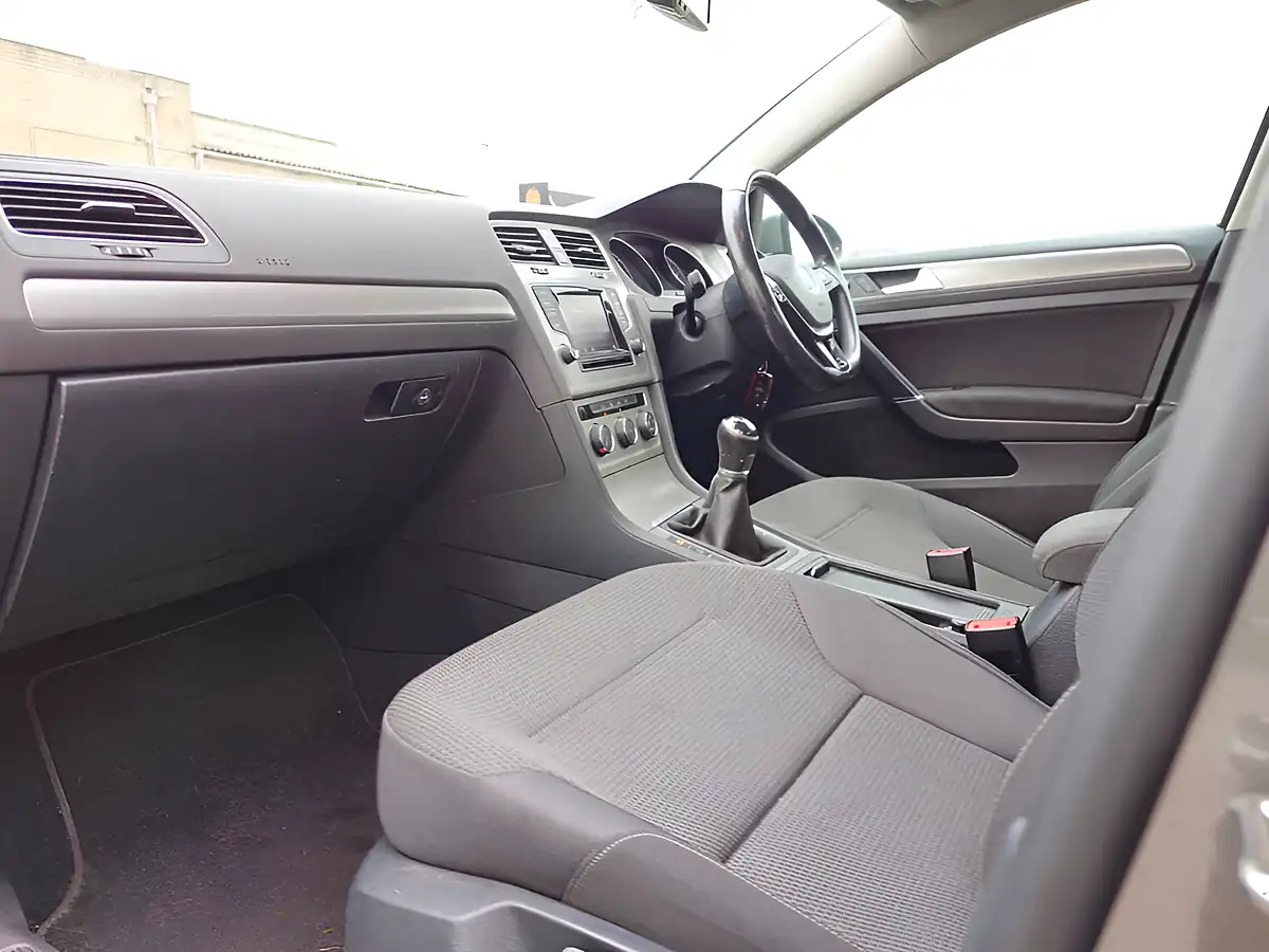Used 2015 Volkswagen Golf Match Grey - Interior and Exterior details 16