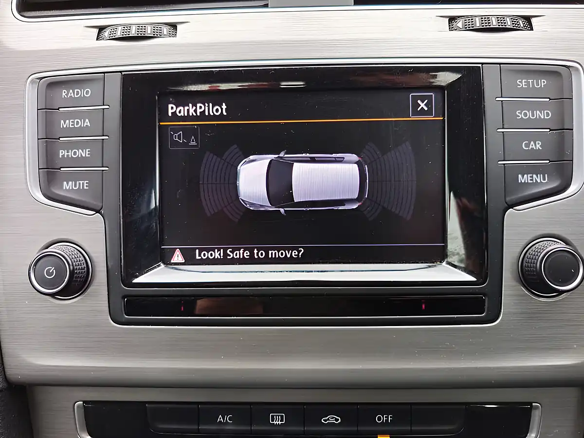 Used 2015 Volkswagen Golf Match Grey - Interior and Exterior details 18