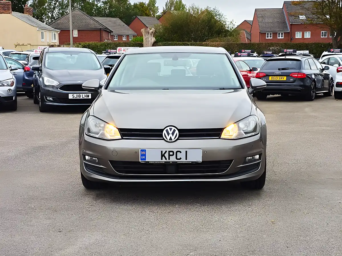 Used 2015 Volkswagen Golf Match Grey - Interior and Exterior details 3