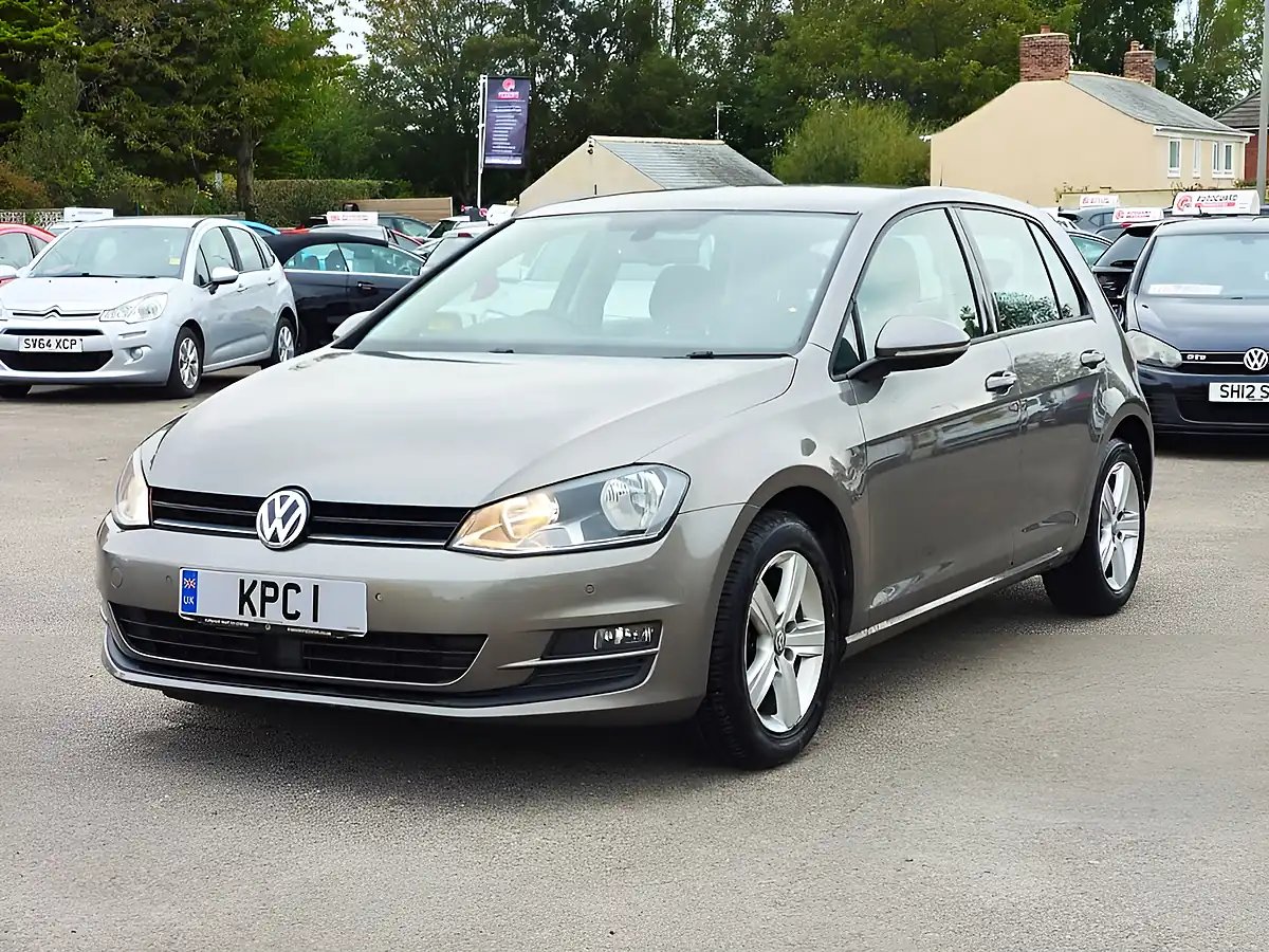 Used 2015 Volkswagen Golf Match Grey - Interior and Exterior details 4