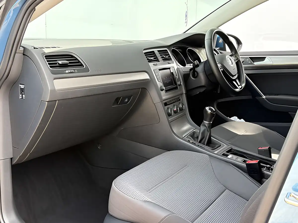 Used 2015 Volkswagen Golf Match Pacific Blue - Interior and Exterior details 20