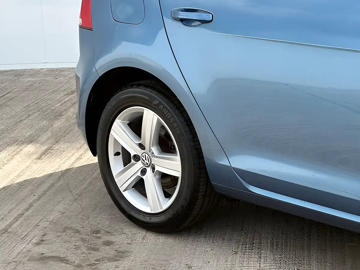 Used 2015 Volkswagen Golf Match Pacific Blue - Interior and Exterior details 6
