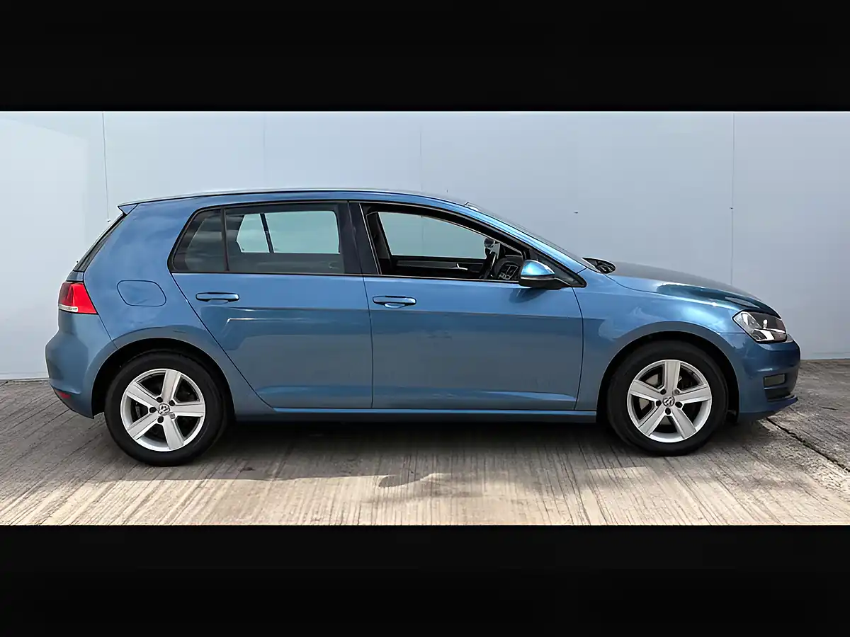 Used 2015 Volkswagen Golf Match Pacific Blue - Interior and Exterior details 9