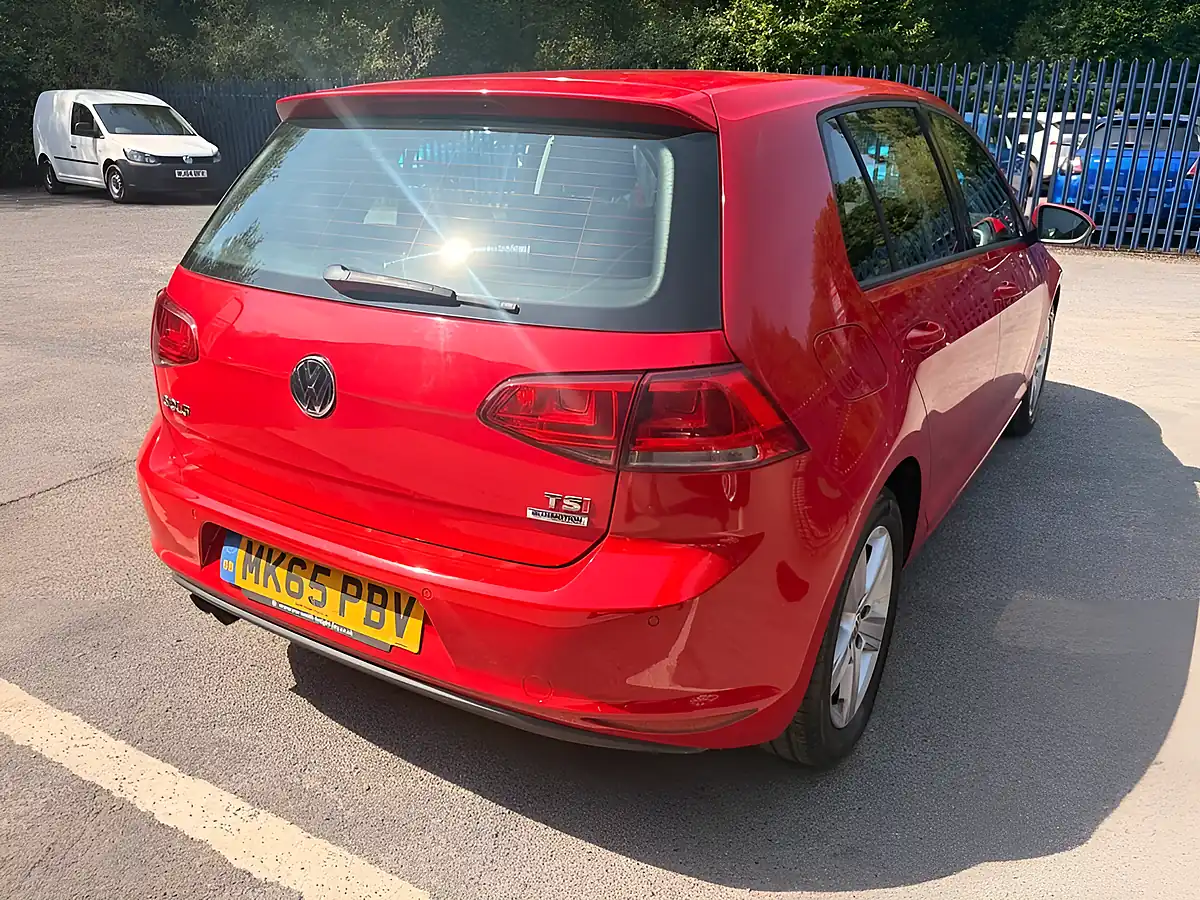 Used 2015 Volkswagen Golf Match Red - Interior and Exterior details 10