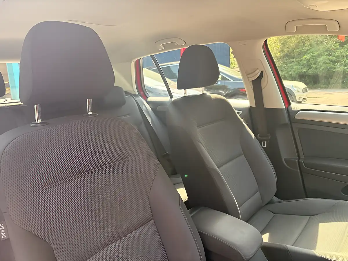 Used 2015 Volkswagen Golf Match Red - Interior and Exterior details 11