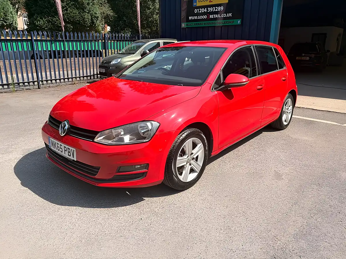 Used 2015 Volkswagen Golf Match Red - Interior and Exterior details 3