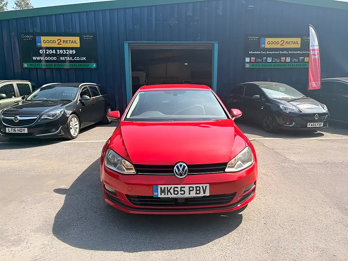 Used 2015 Volkswagen Golf Match Red - Interior and Exterior details 5