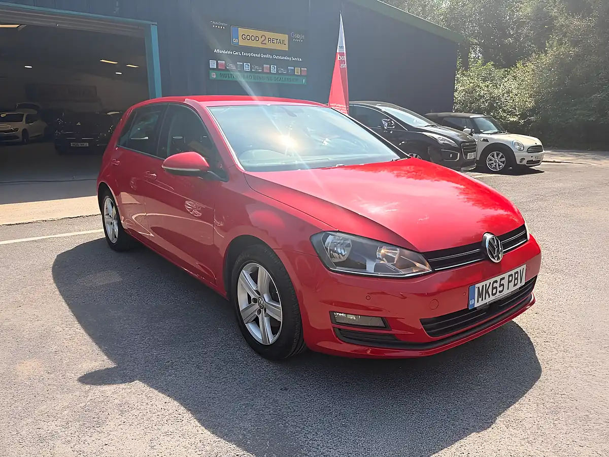 Used 2015 Volkswagen Golf Match Red - Interior and Exterior details 6