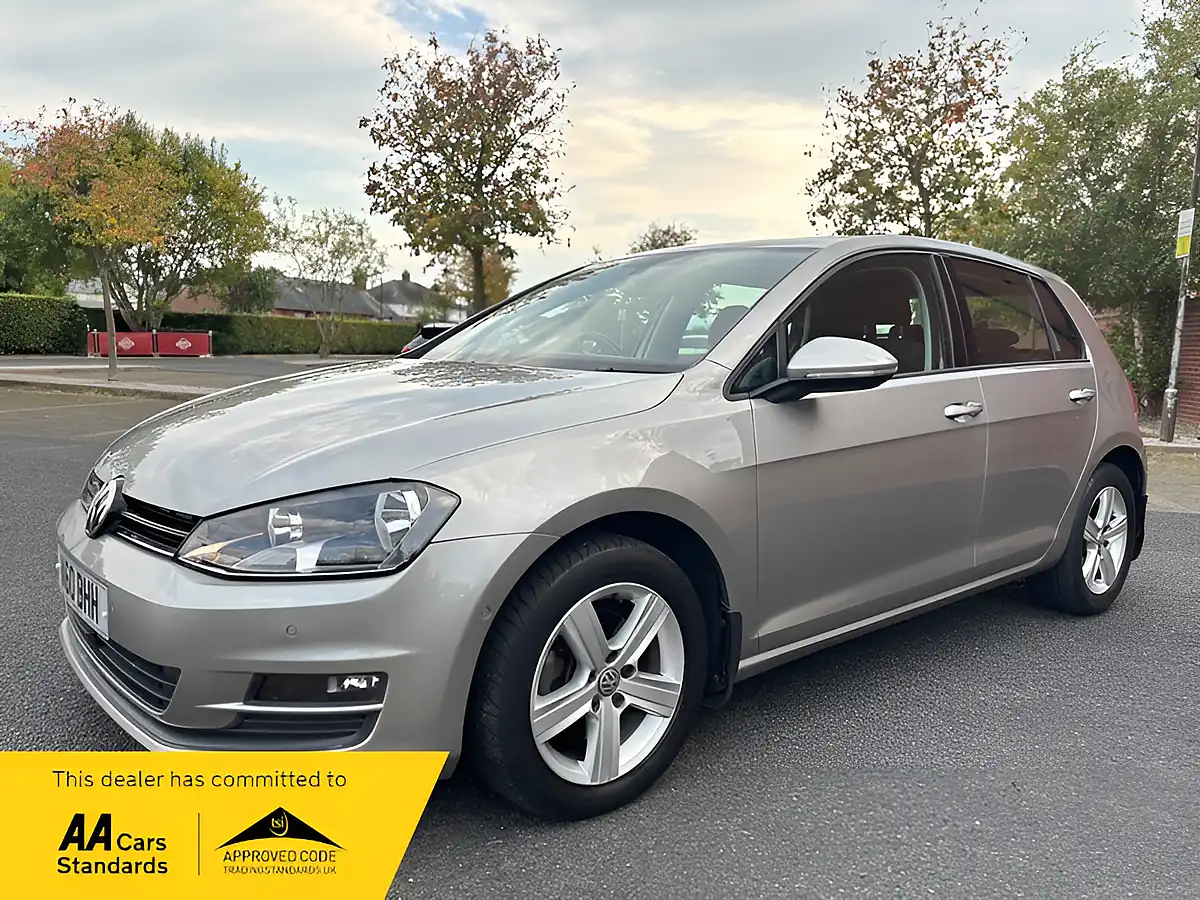 Used 2015 Volkswagen Golf Match Silver - Front View