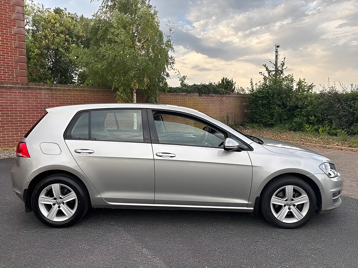 Used 2015 Volkswagen Golf Match Silver - Interior and Exterior details 5