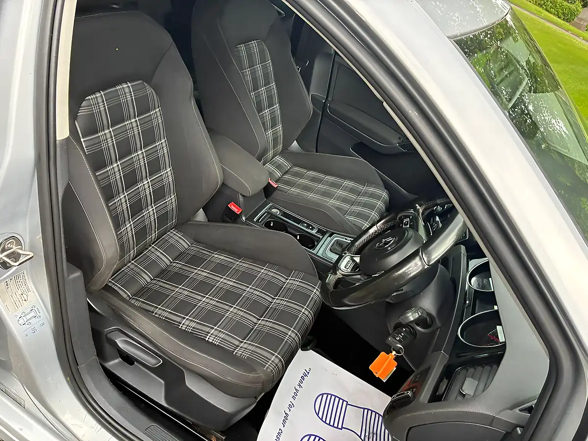 Used 2015 Volkswagen Golf Match Silver - Interior and Exterior details 11