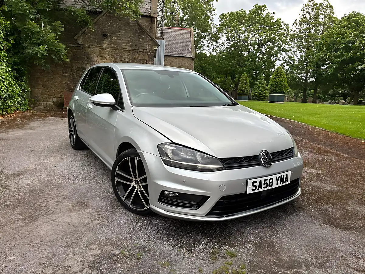 Used 2015 Volkswagen Golf Match Silver - Interior and Exterior details 14