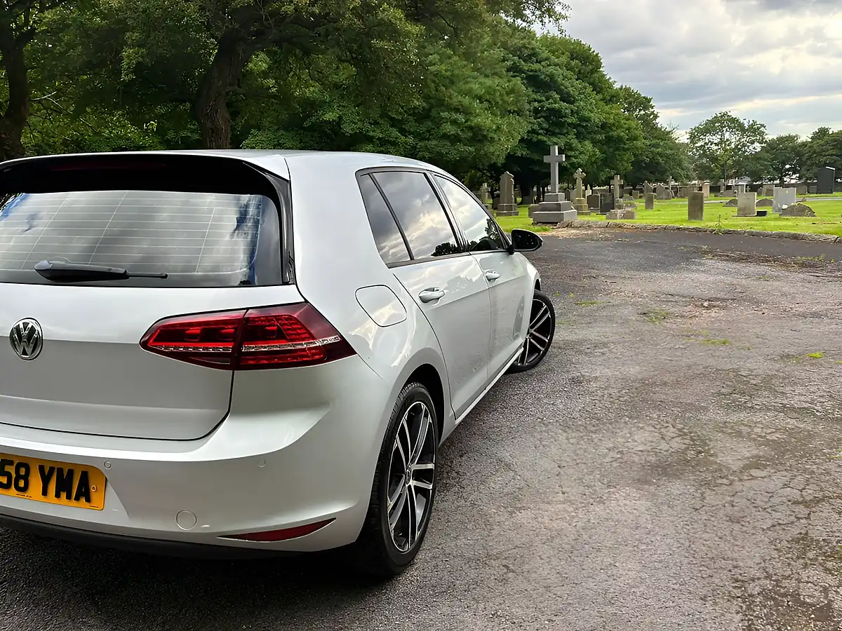 Used 2015 Volkswagen Golf Match Silver - Interior and Exterior details 18