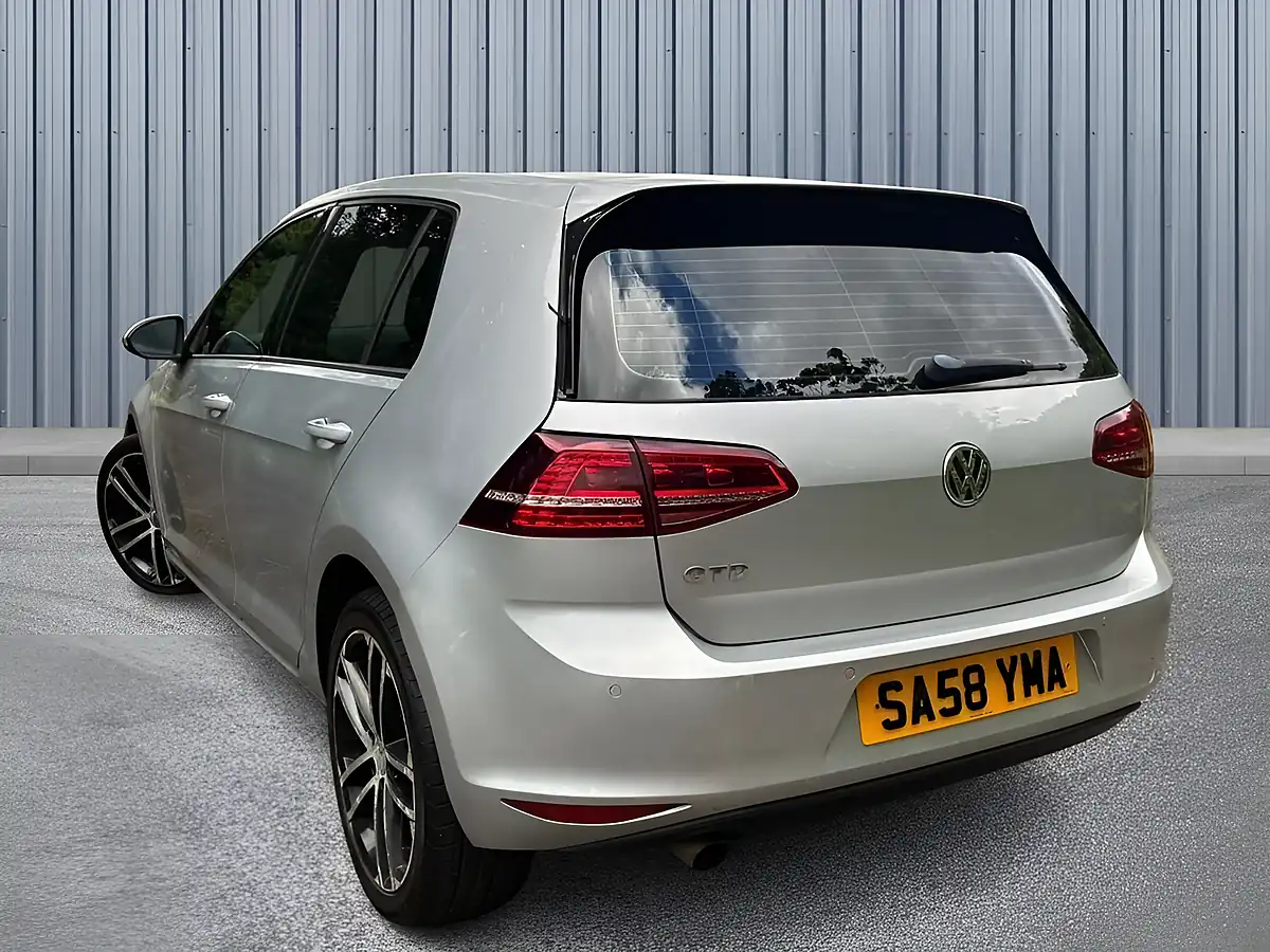 Used 2015 Volkswagen Golf Match Silver - Interior and Exterior details 4