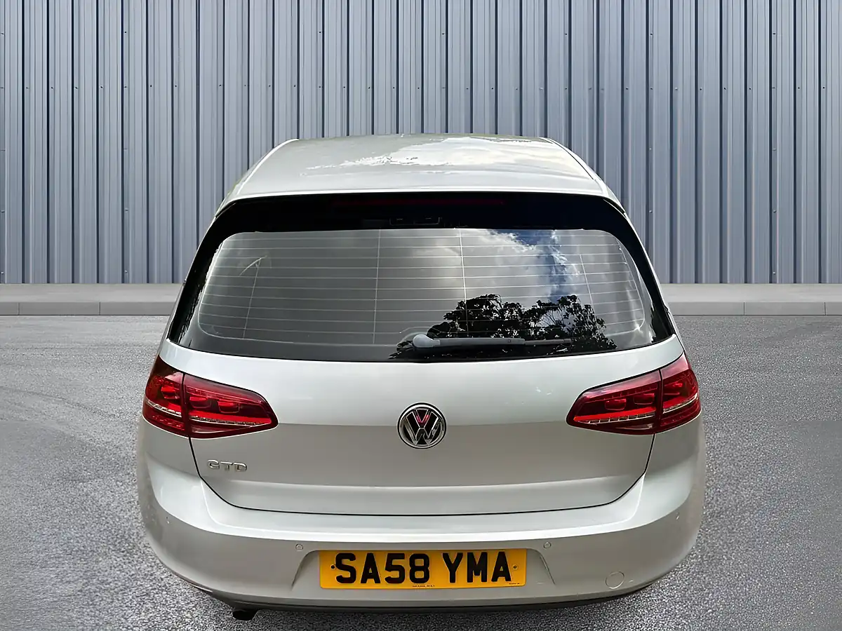 Used 2015 Volkswagen Golf Match Silver - Interior and Exterior details 5