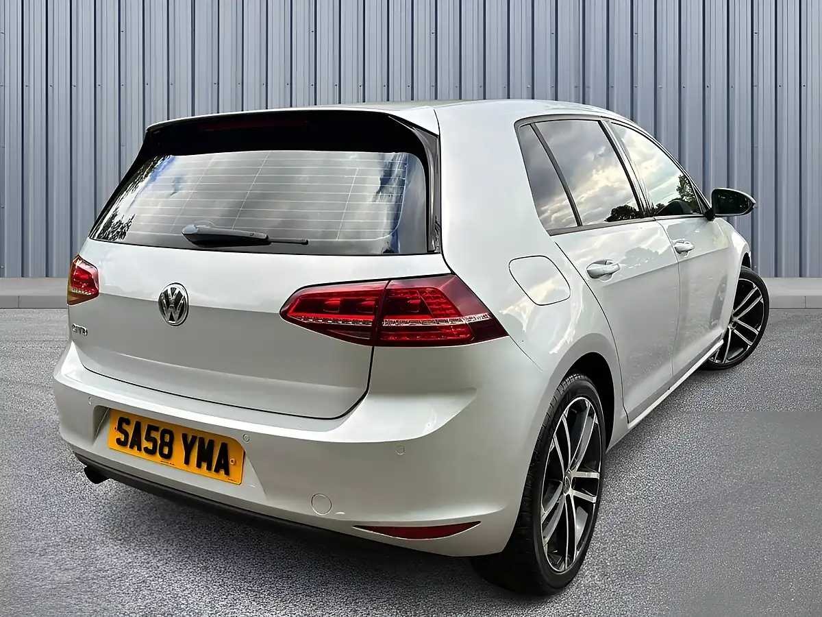 Used 2015 Volkswagen Golf Match Silver - Interior and Exterior details 6