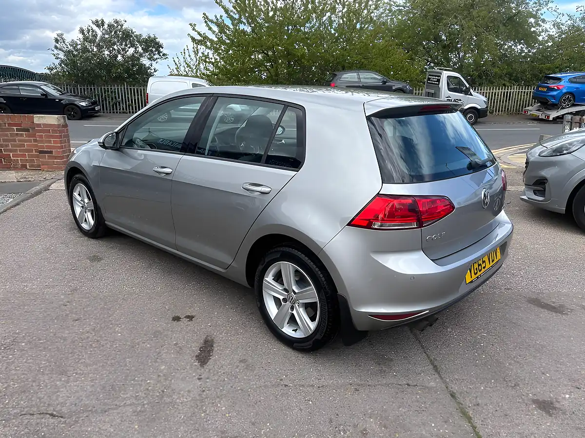 Used 2015 Volkswagen Golf Match Silver - Interior and Exterior details 10