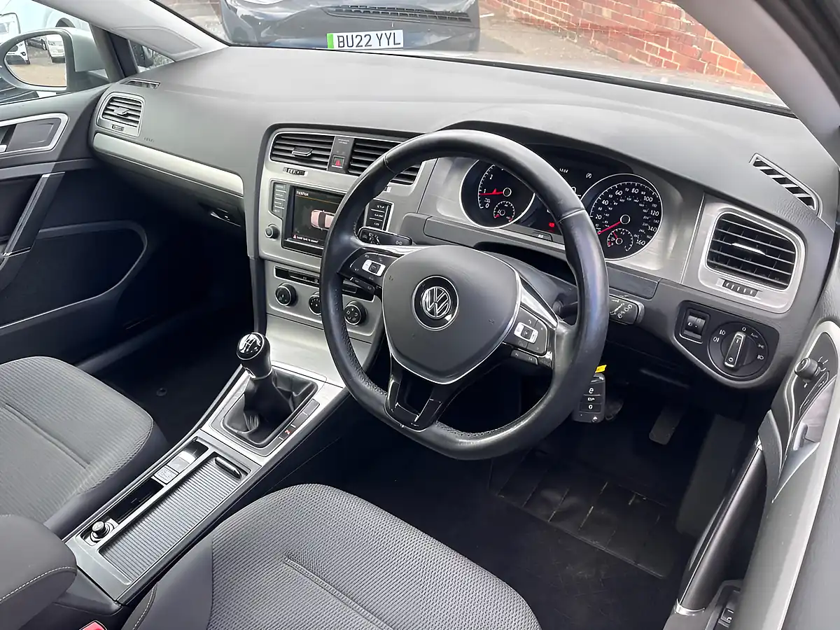Used 2015 Volkswagen Golf Match Silver - Interior and Exterior details 12