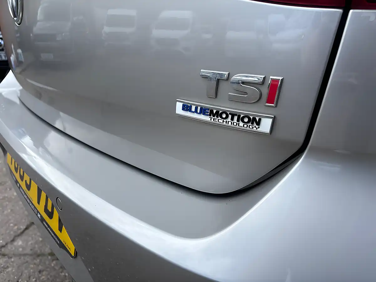 Used 2015 Volkswagen Golf Match Silver - Interior and Exterior details 13