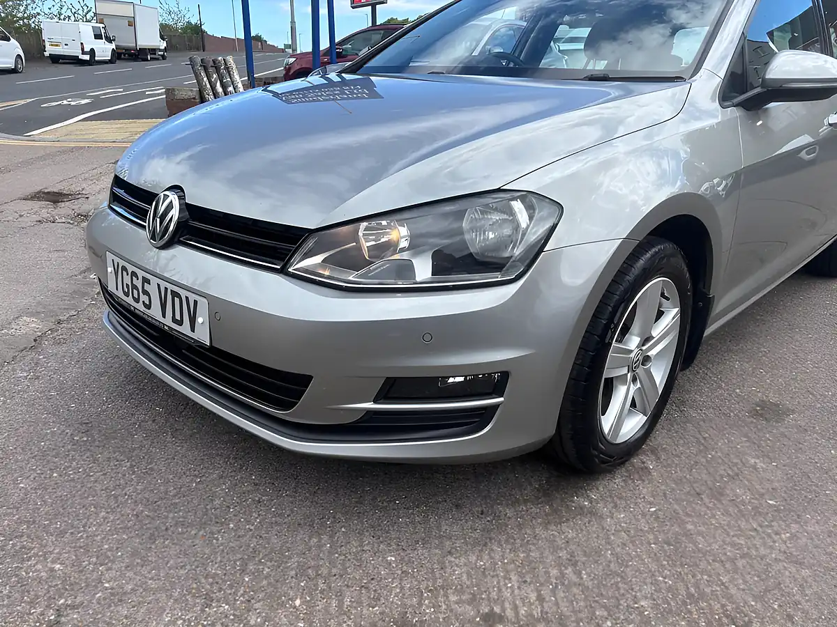 Used 2015 Volkswagen Golf Match Silver - Interior and Exterior details 7