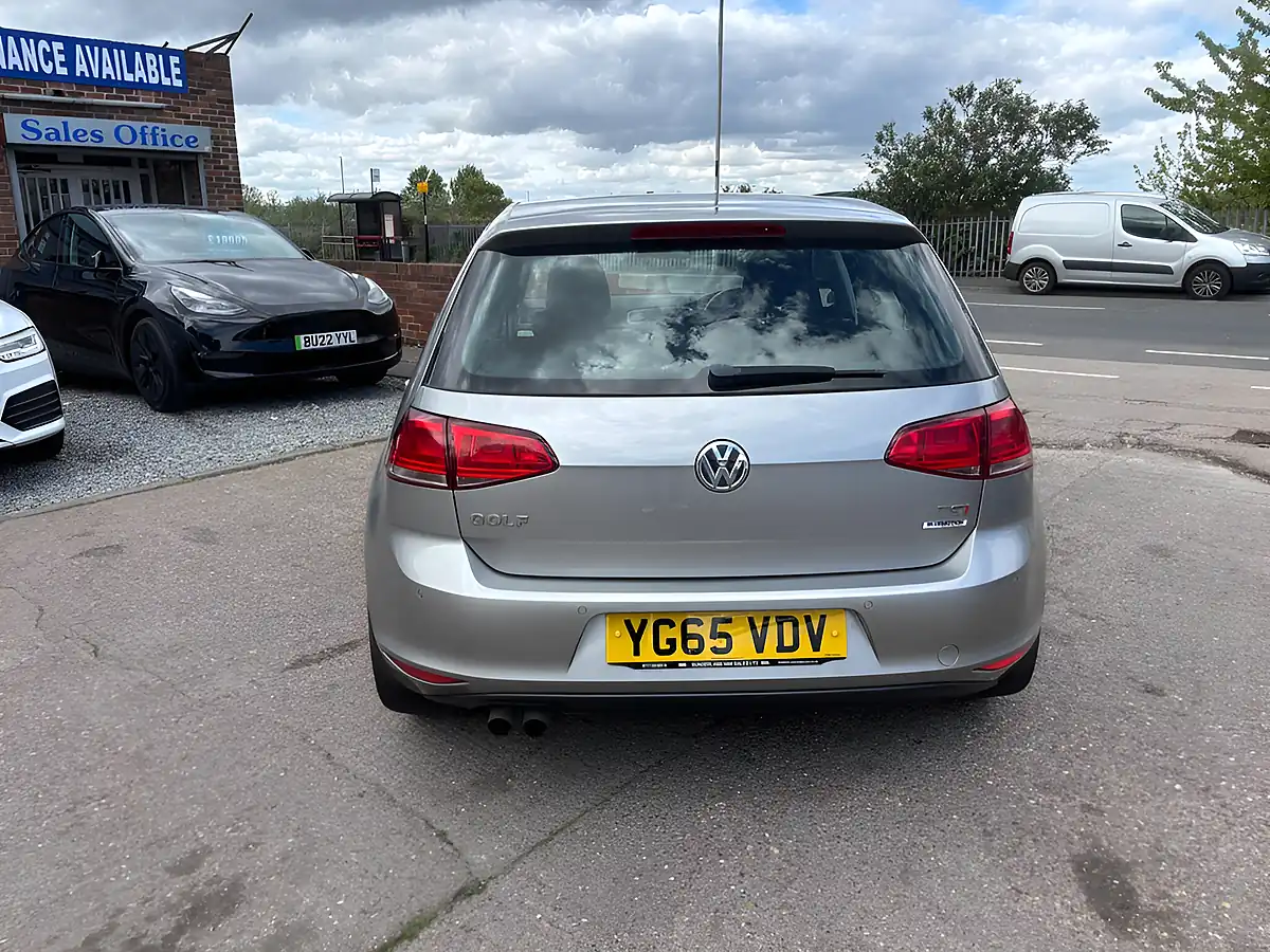 Used 2015 Volkswagen Golf Match Silver - Interior and Exterior details 9