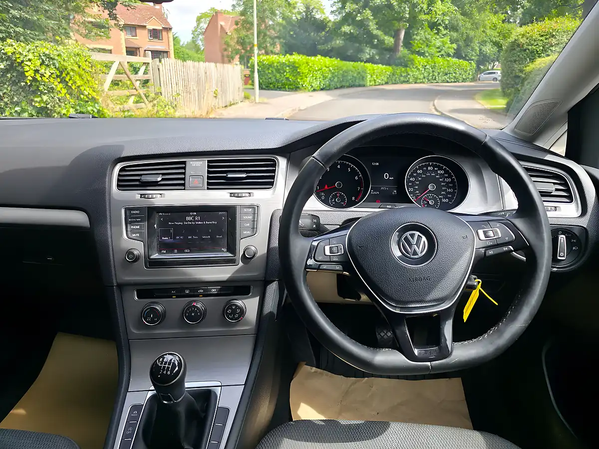 Used 2015 Volkswagen Golf Match White - Interior and Exterior details 10