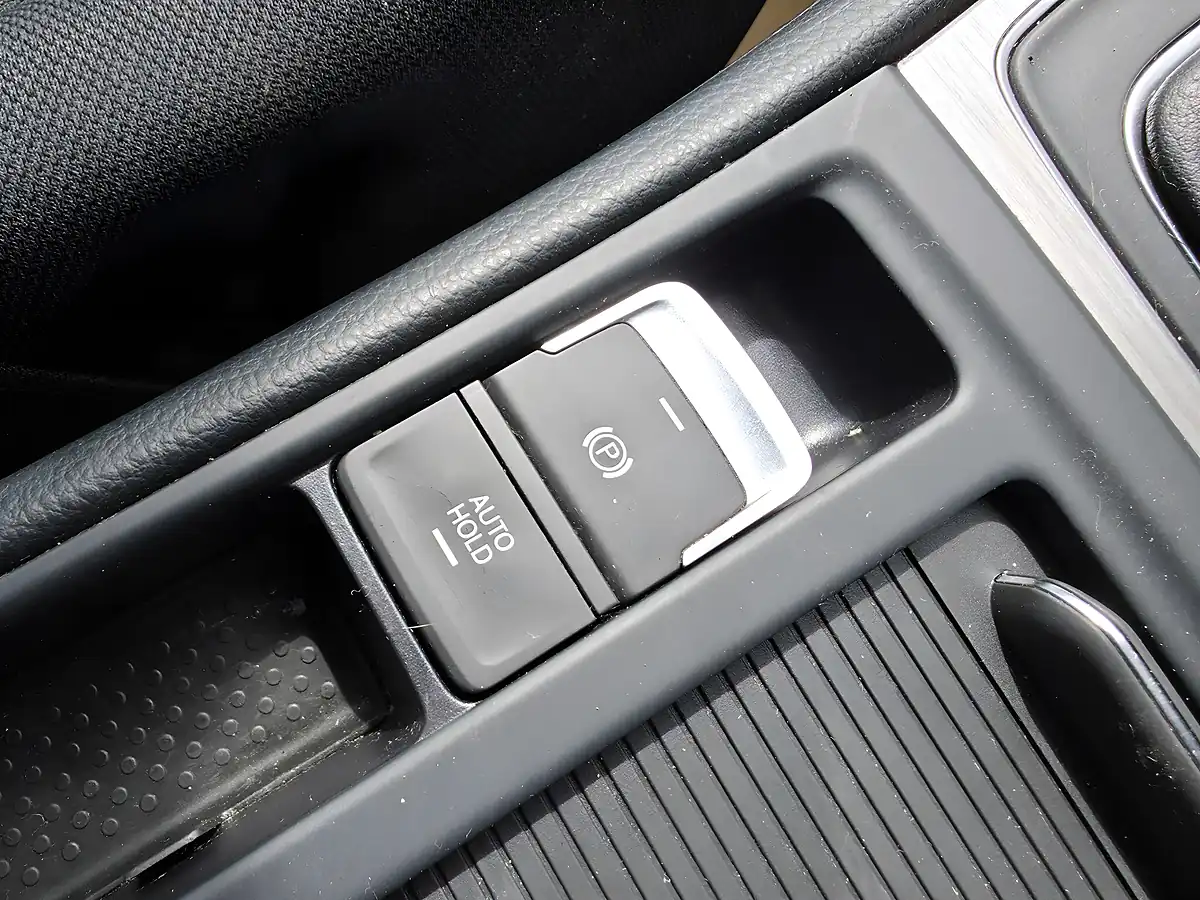 Used 2015 Volkswagen Golf Match White - Interior and Exterior details 12