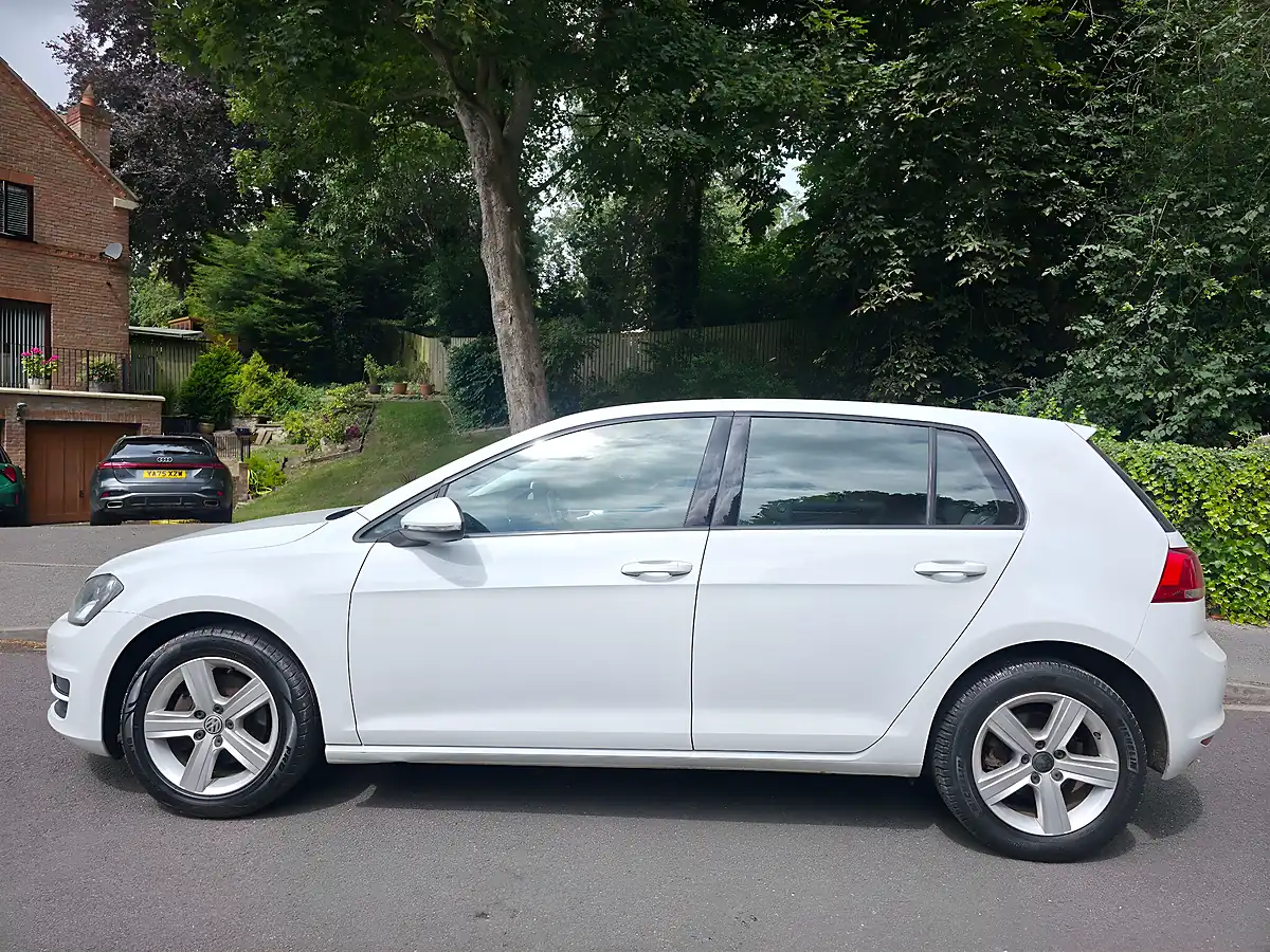Used 2015 Volkswagen Golf Match White - Interior and Exterior details 4