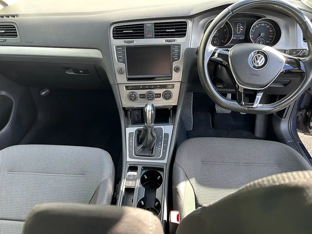 Used 2015 Volkswagen Golf Pure Comfort Blue - Interior and Exterior details 10