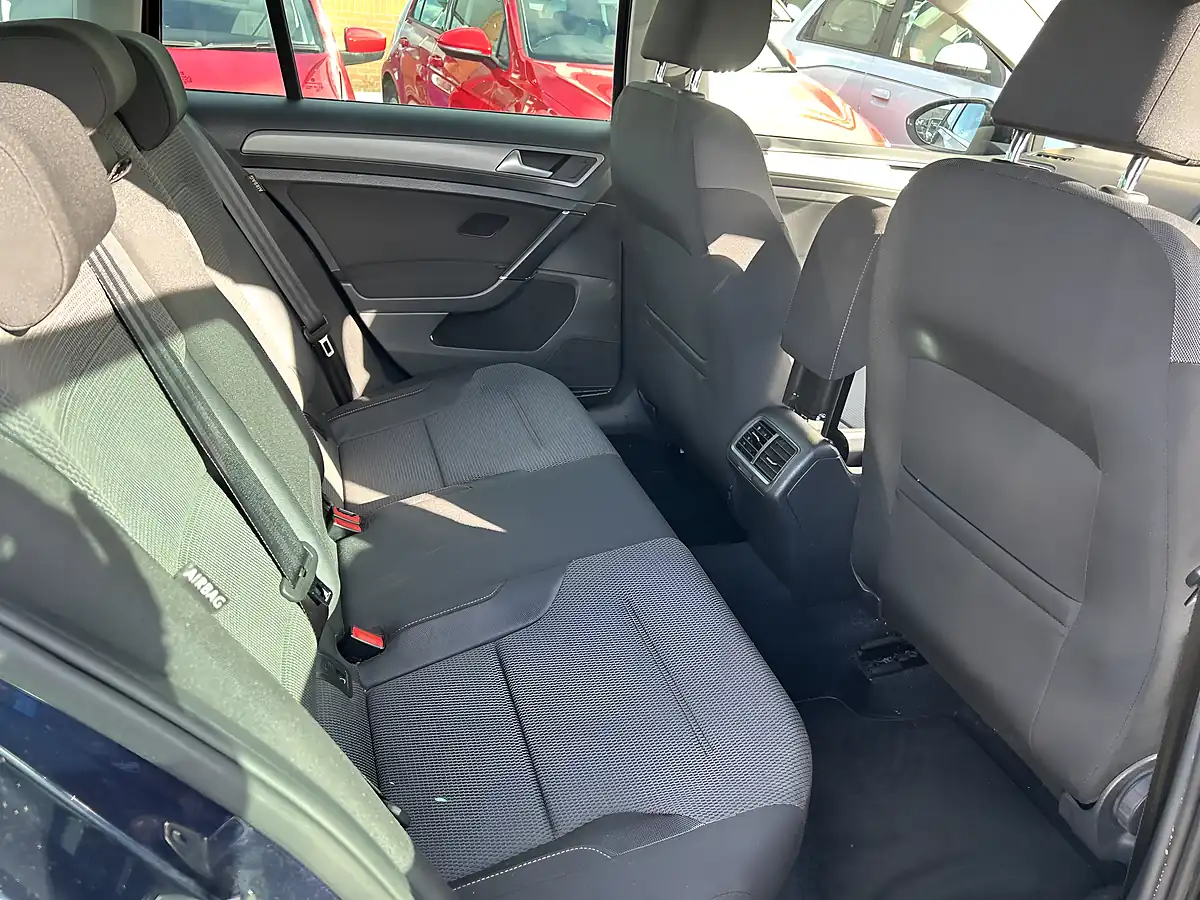 Used 2015 Volkswagen Golf Pure Comfort Blue - Interior and Exterior details 11