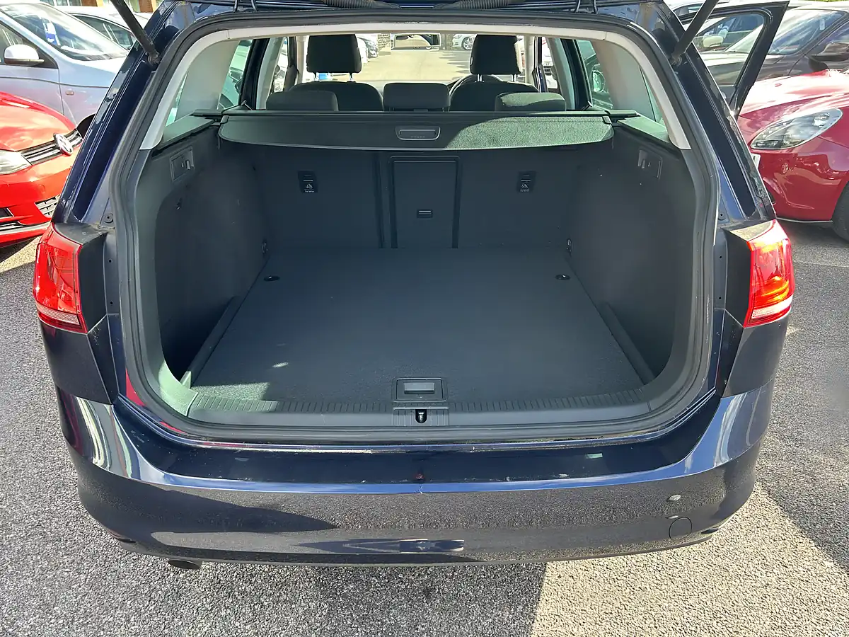 Used 2015 Volkswagen Golf Pure Comfort Blue - Interior and Exterior details 12