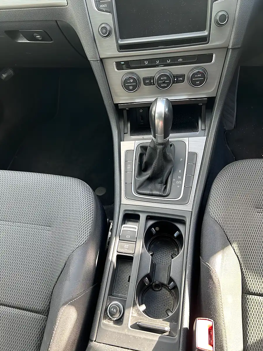 Used 2015 Volkswagen Golf Pure Comfort Blue - Interior and Exterior details 14