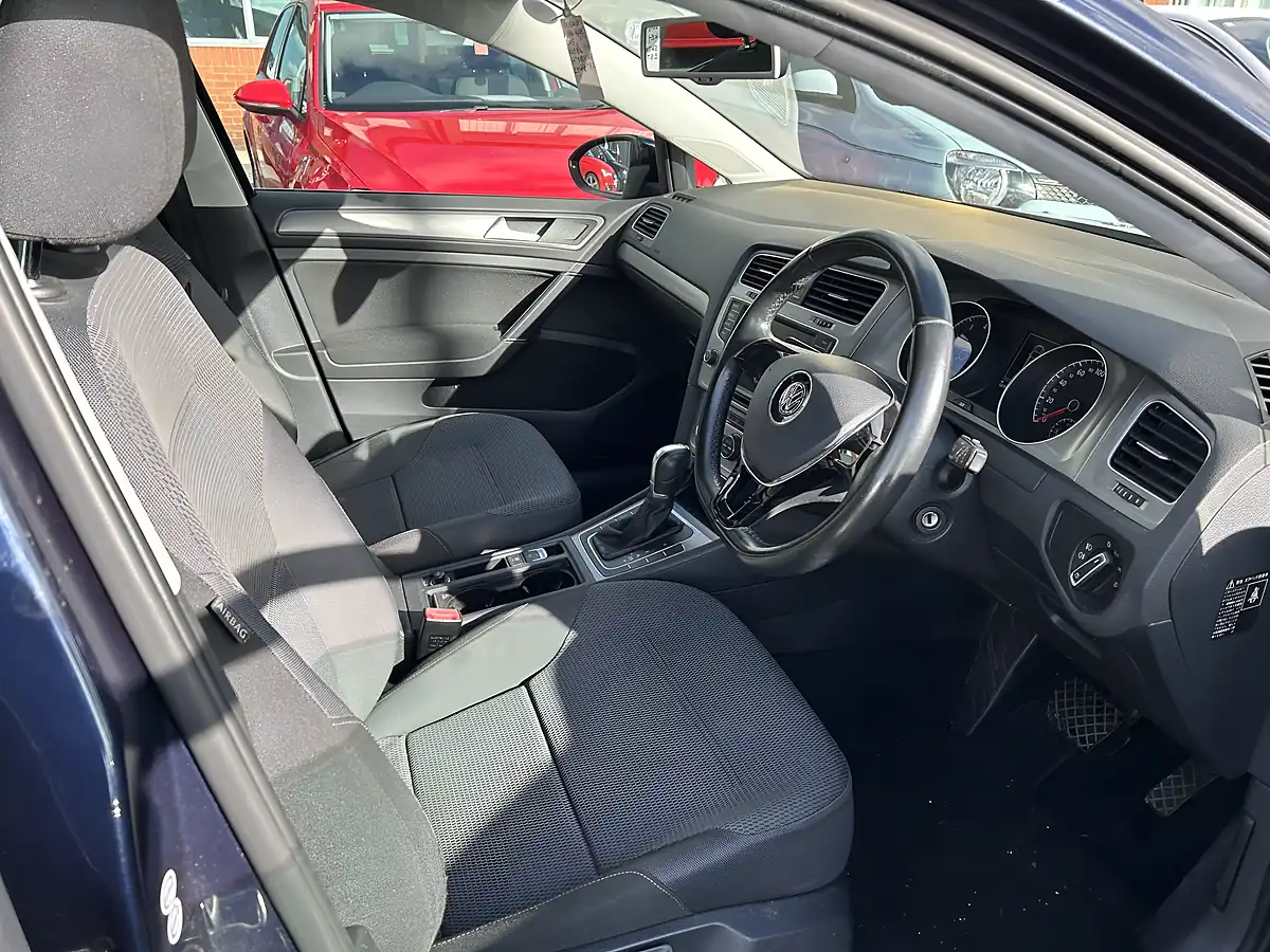 Used 2015 Volkswagen Golf Pure Comfort Blue - Interior and Exterior details 5