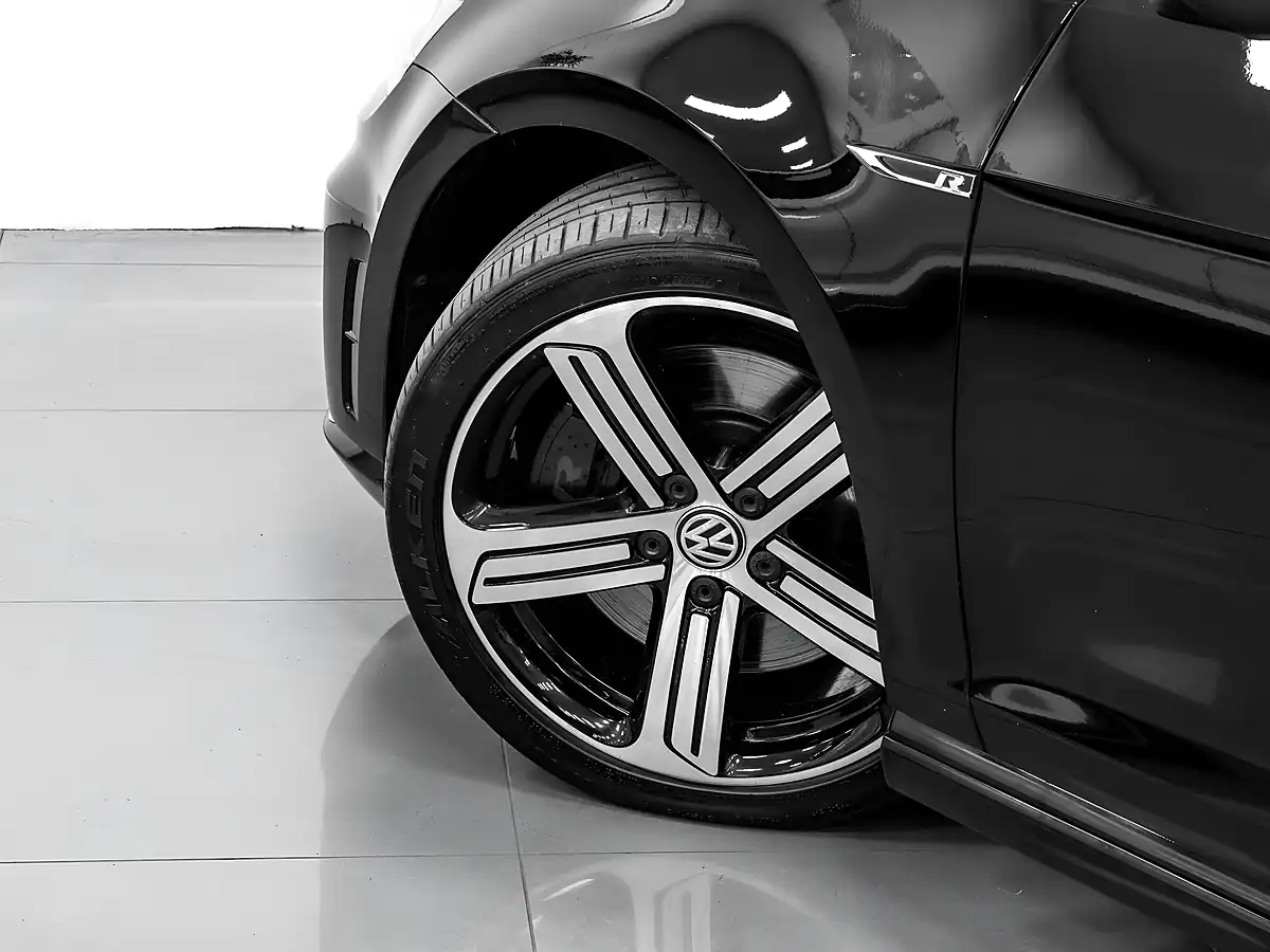 Used 2015 Volkswagen Golf R Black - Interior and Exterior details 10