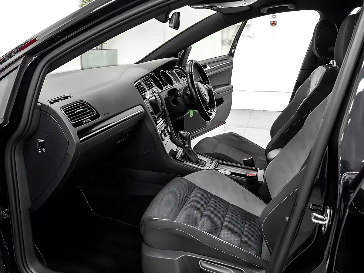 Used 2015 Volkswagen Golf R Black - Interior and Exterior details 13