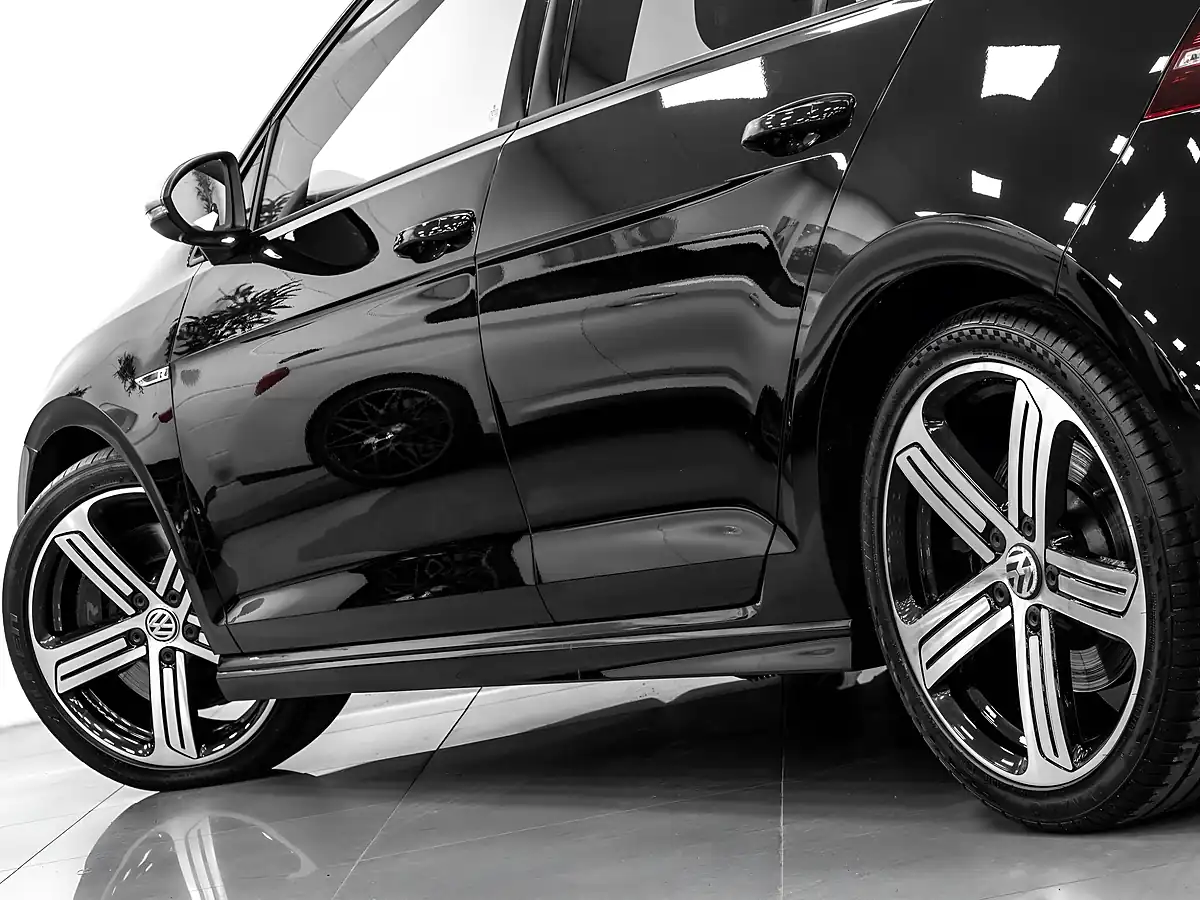 Used 2015 Volkswagen Golf R Black - Interior and Exterior details 9