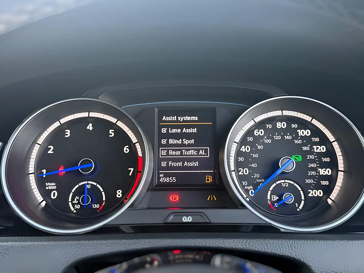 Used 2015 Volkswagen Golf R Black - Interior and Exterior details 15