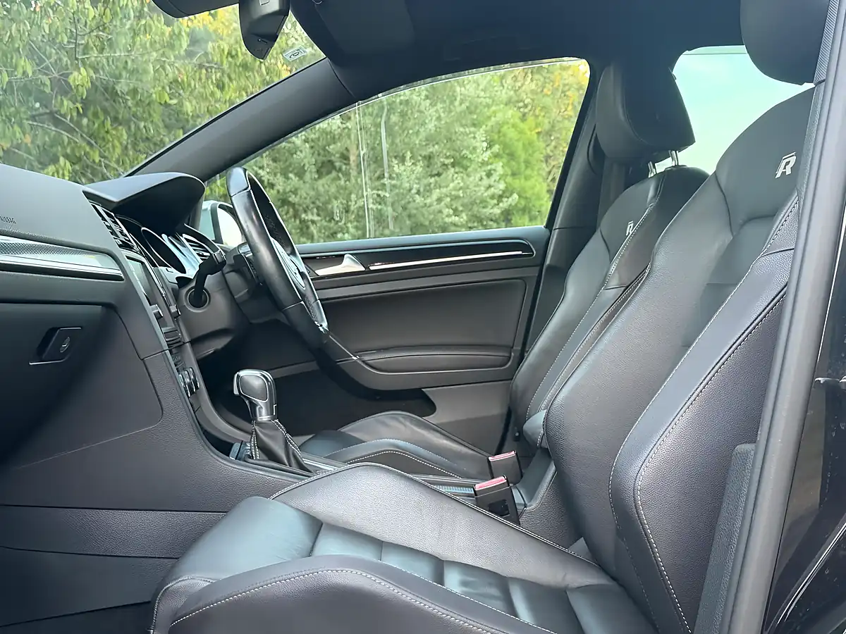 Used 2015 Volkswagen Golf R Black - Interior and Exterior details 19