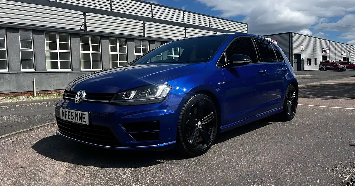 Used 2015 Volkswagen Golf R Blue - Front View
