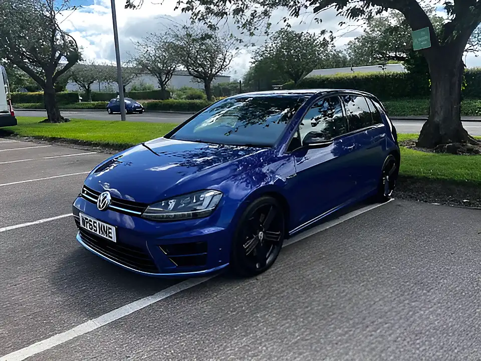 Used 2015 Volkswagen Golf R Blue - Interior and Exterior details 11