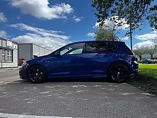 Used 2015 Volkswagen Golf R Blue - Interior and Exterior details 12