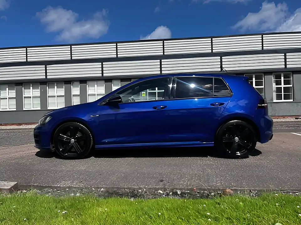 Used 2015 Volkswagen Golf R Blue - Interior and Exterior details 2
