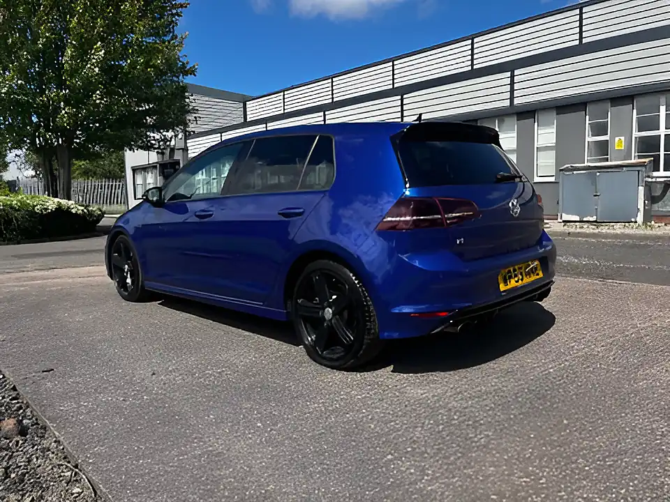 Used 2015 Volkswagen Golf R Blue - Interior and Exterior details 3