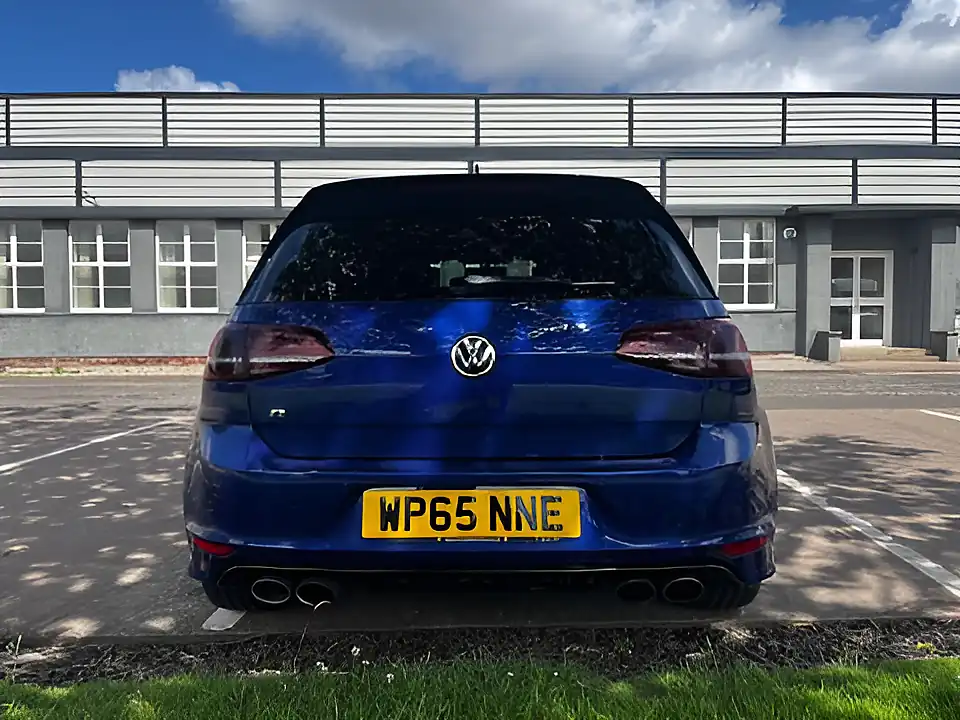 Used 2015 Volkswagen Golf R Blue - Interior and Exterior details 5