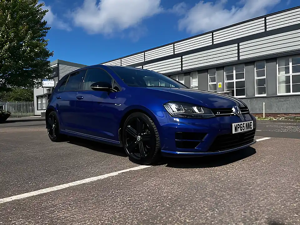 Used 2015 Volkswagen Golf R Blue - Interior and Exterior details 6