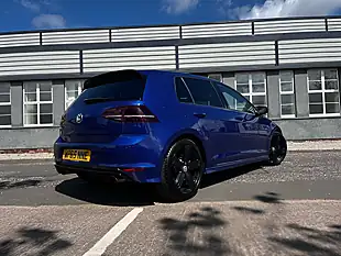 Used 2015 Volkswagen Golf R Blue - Interior and Exterior details 8