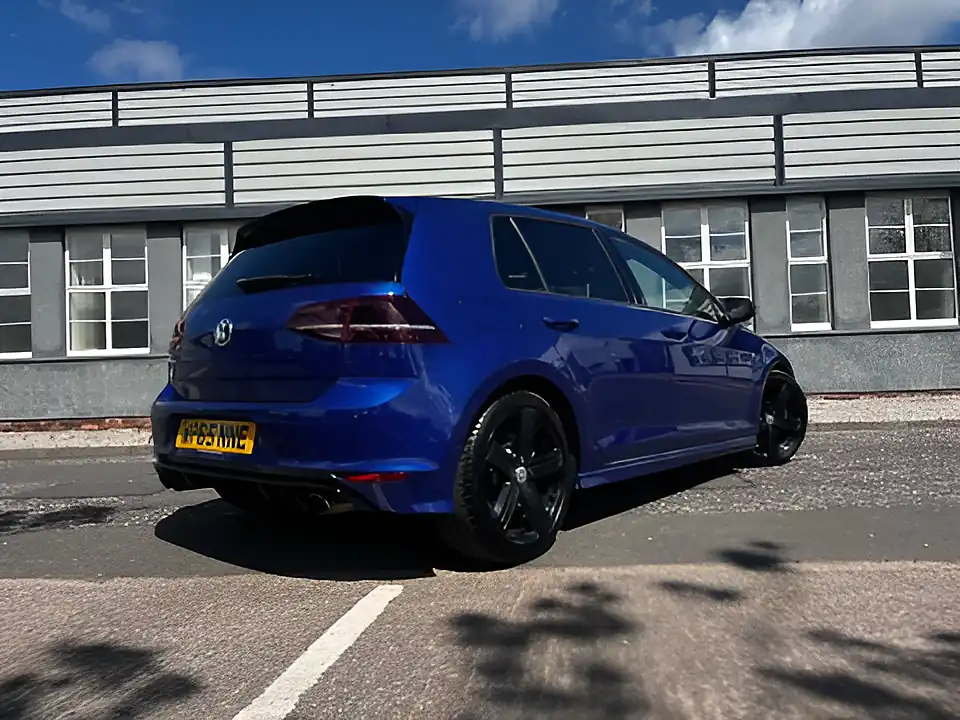 Used 2015 Volkswagen Golf R Blue - Interior and Exterior details 8