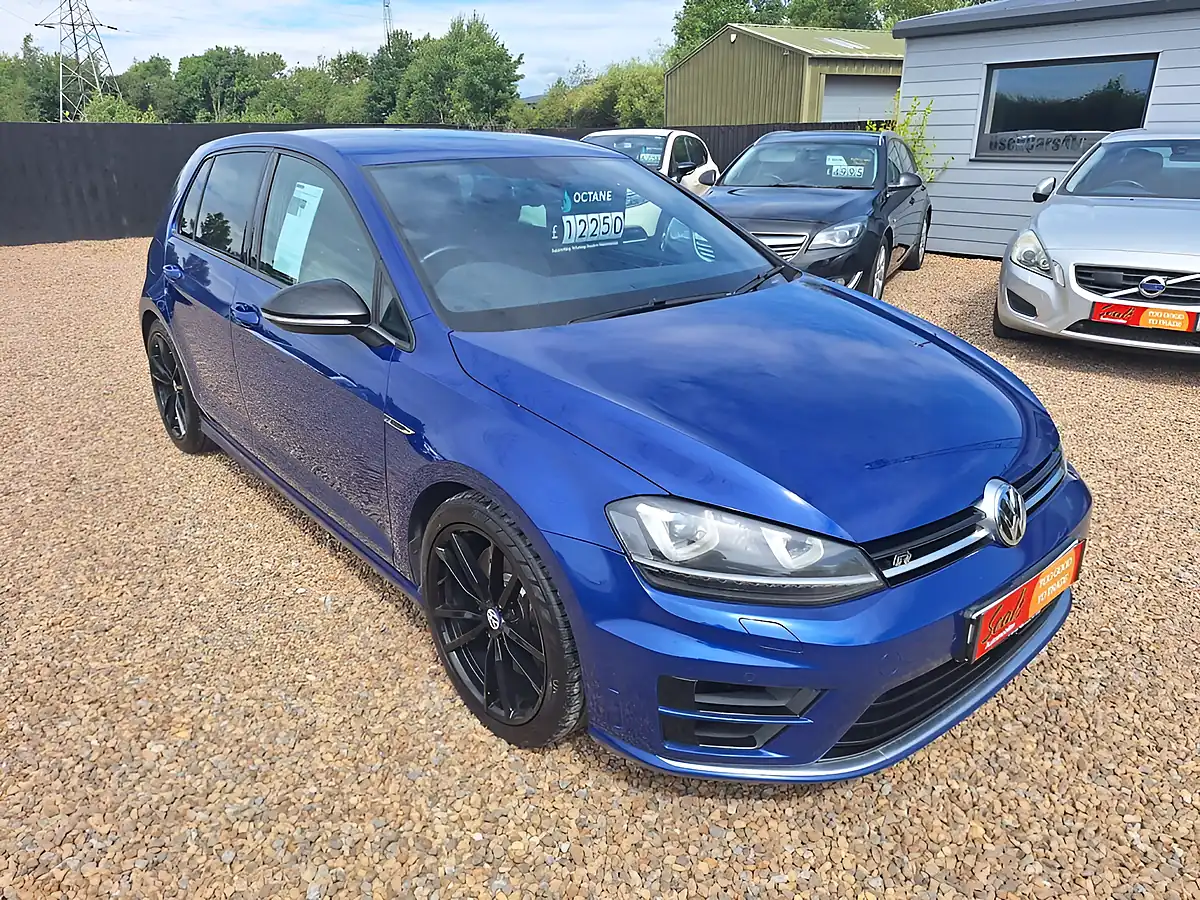 Used 2015 Volkswagen Golf R Blue - Front View