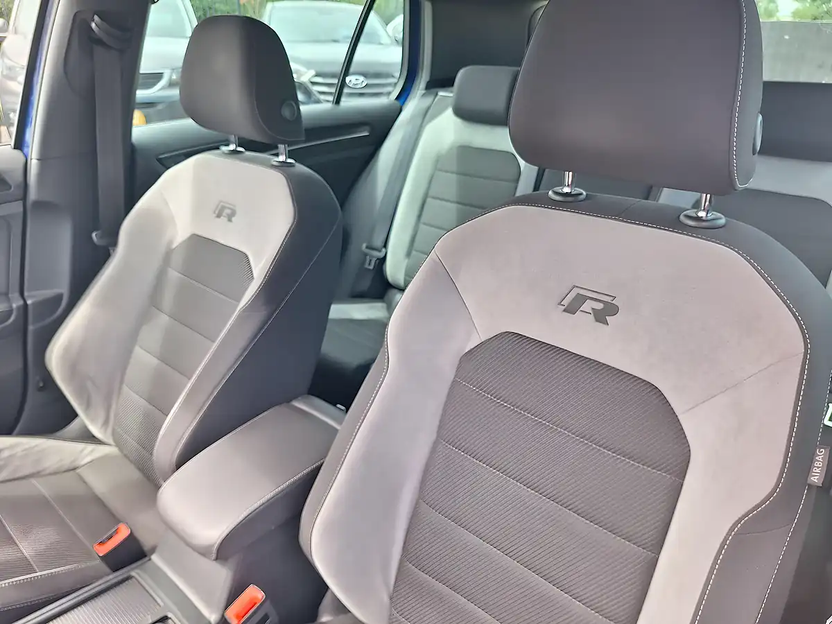 Used 2015 Volkswagen Golf R Blue - Interior and Exterior details 5