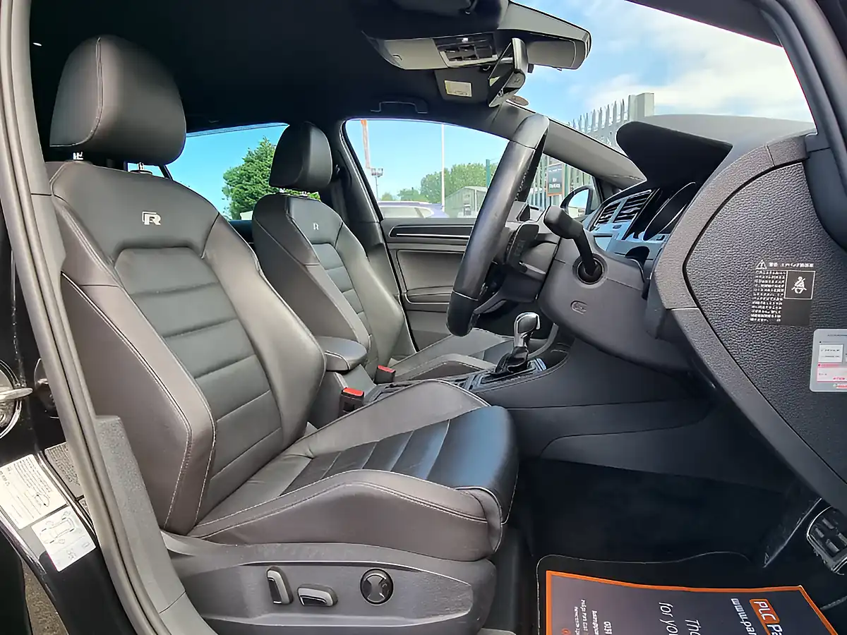 Used 2015 Volkswagen Golf R Deep Black Pearl - Interior and Exterior details 16